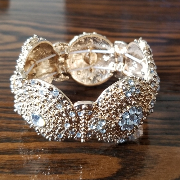 Stretchy Jeweled Bracelet - Picture 4 of 4